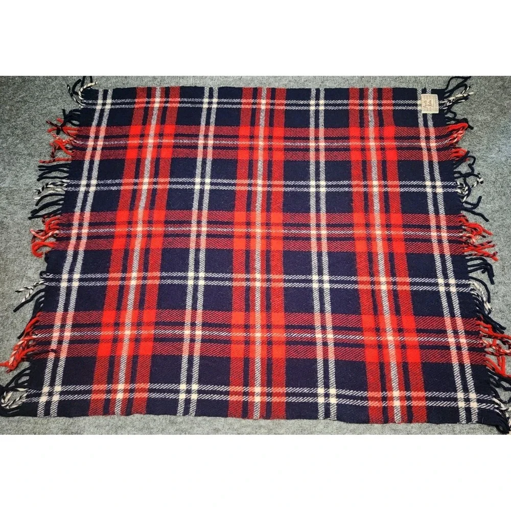 Perth Robe Vintage Wool Carriage Lap Stadium Blanket Throw Navy Red Tartan Plaid